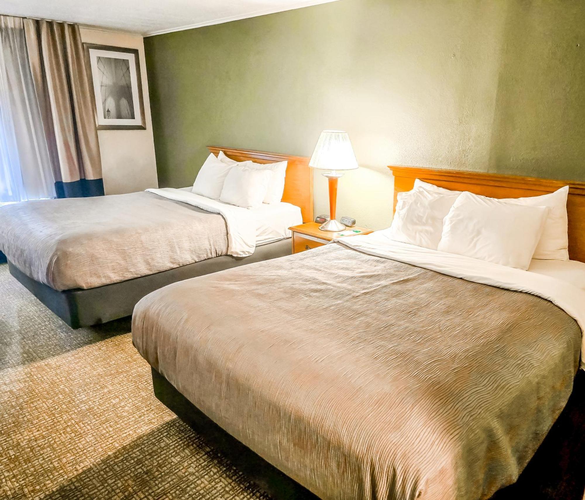 Quality Inn Селінсгров Екстер'єр фото
